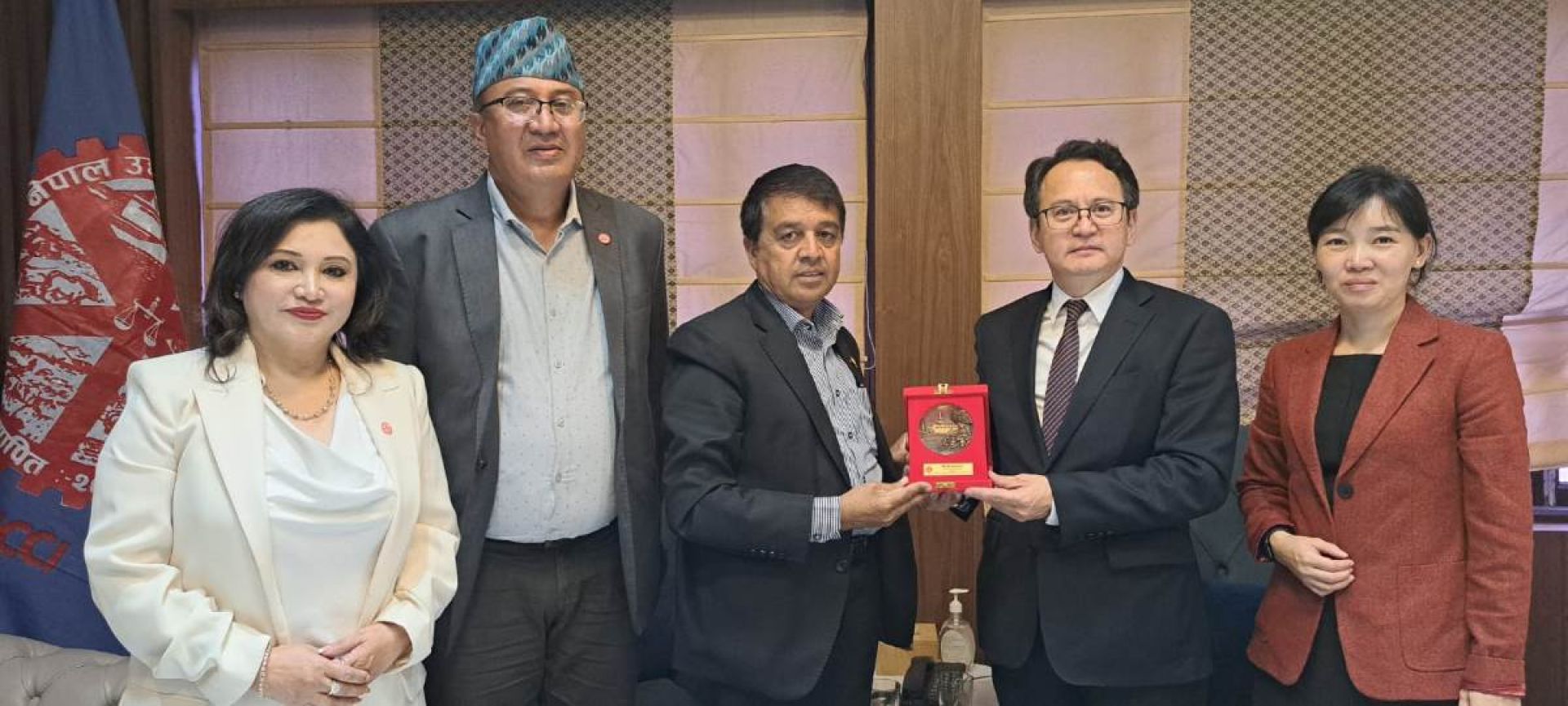 नेपालमा लगानी प्रबर्धन गर्न युएई र मङ्गोलियाका राजदूतलाई अध्यक्ष ढकालको आग्रह